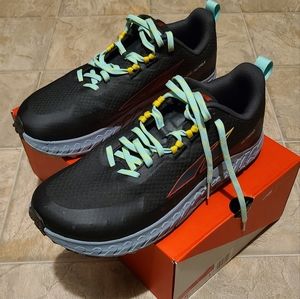 Altra outroad size 11